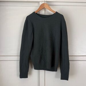 Quince Crewneck Mongolian Cashmere Sweater in Moss Size Medium